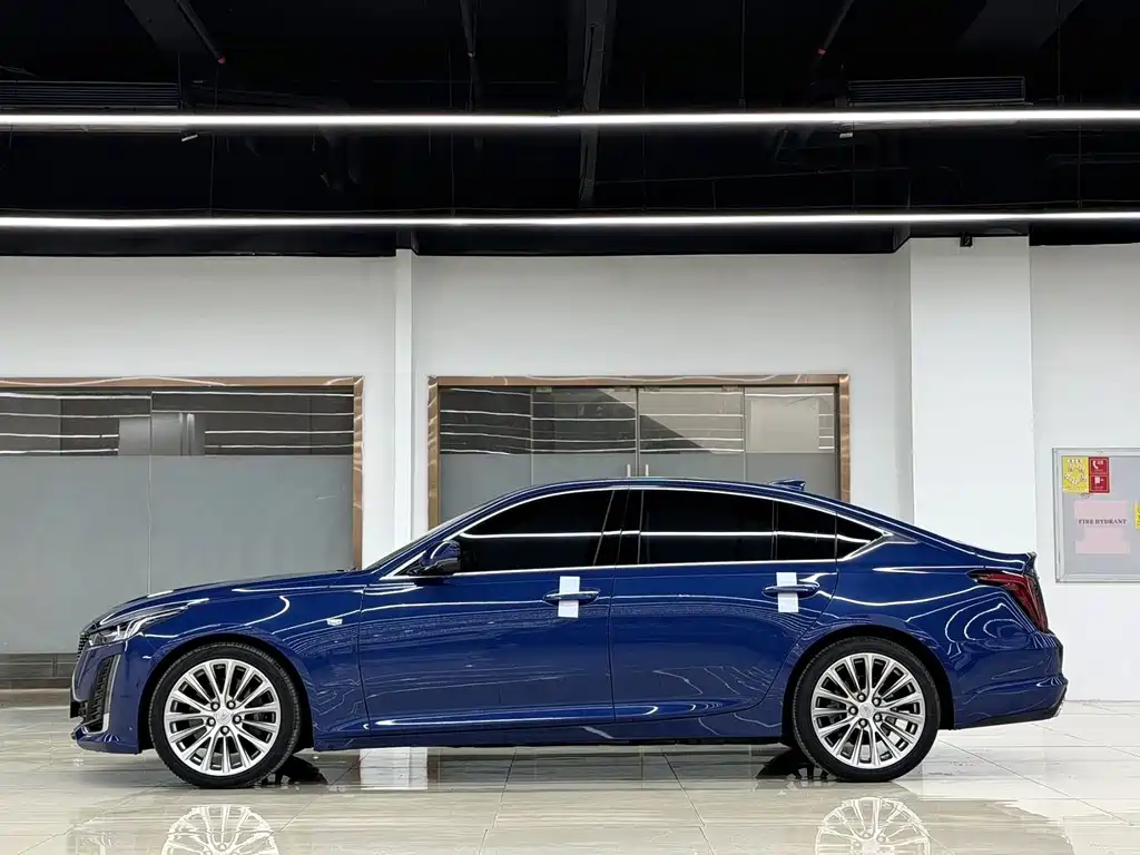Cadillac CT5 — фото 3
