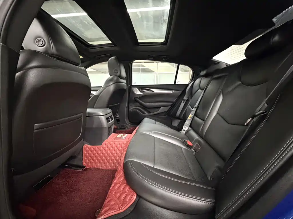 Cadillac CT5 — фото 5