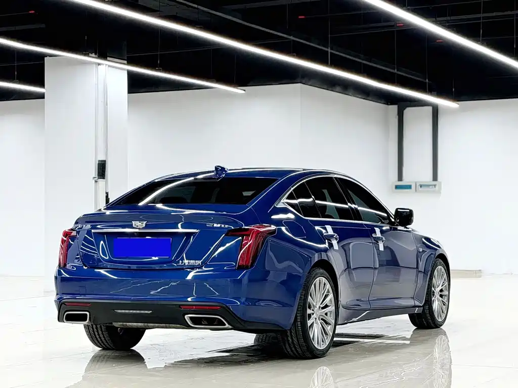 Cadillac CT5 — фото 9
