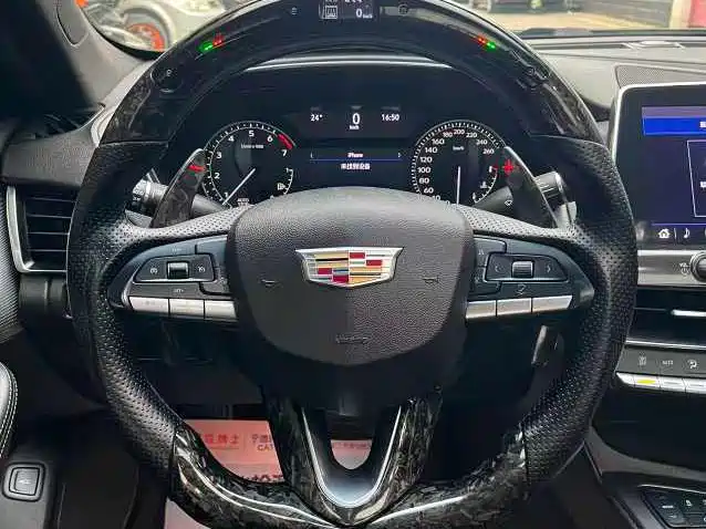 Cadillac CT5 — фото 7