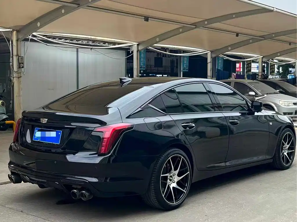 Cadillac CT5 — фото 9