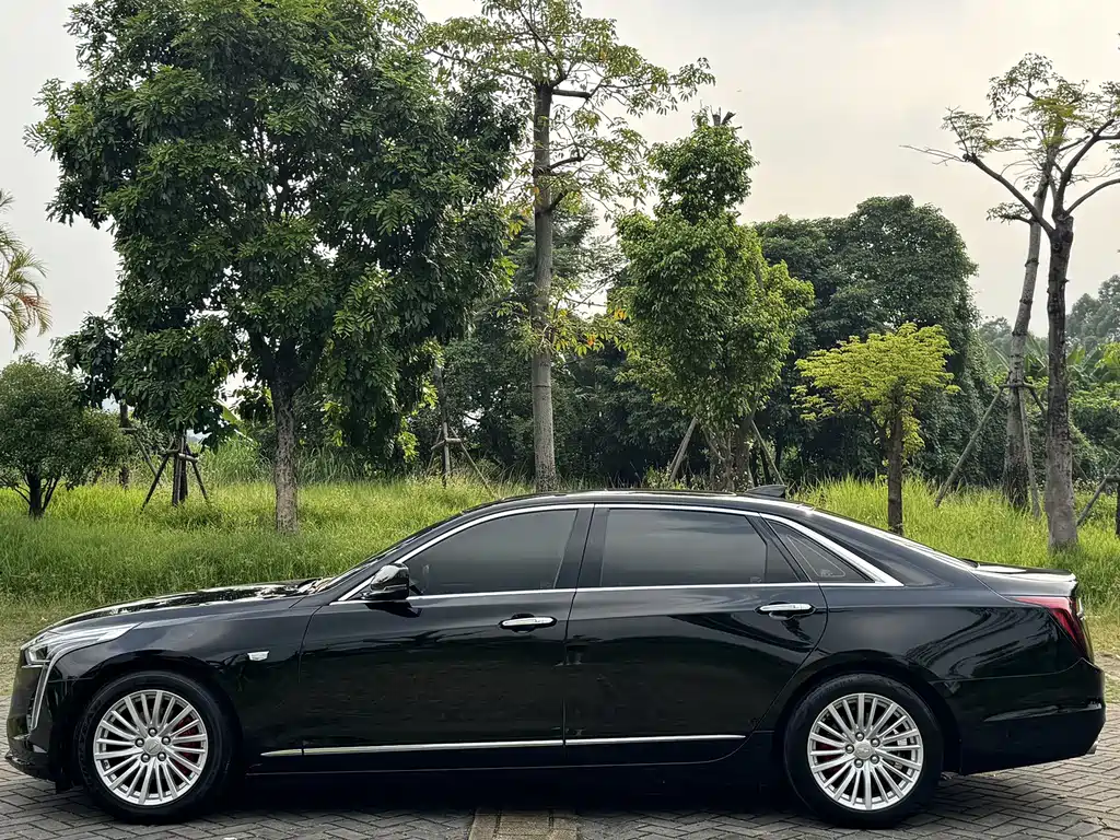 Cadillac CT6 — фото 8