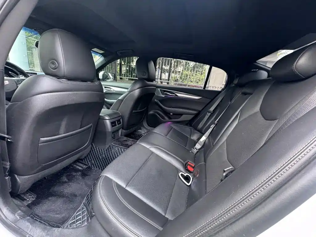 Cadillac CT5 — фото 5