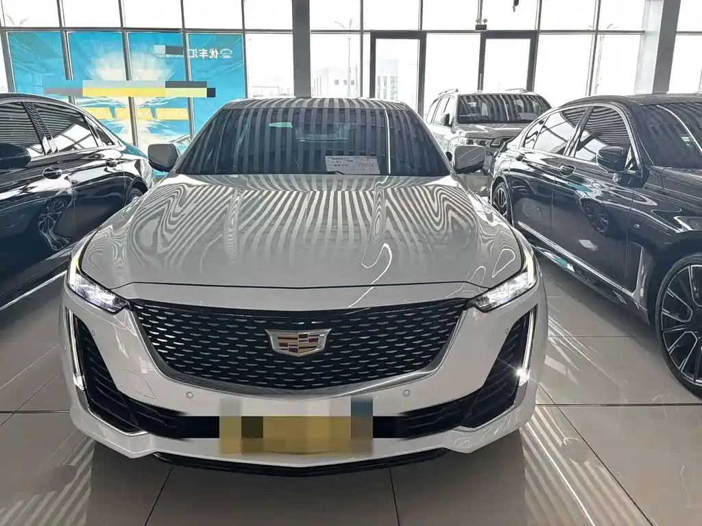Cadillac CT5 — фото 2