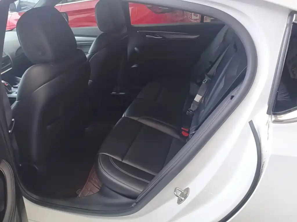 Cadillac CT5 — фото 17