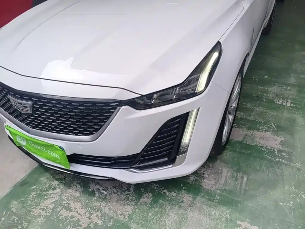 Cadillac CT5 — фото 24