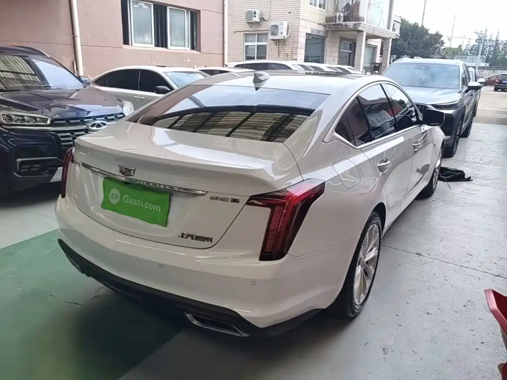 Cadillac CT5 — фото 7
