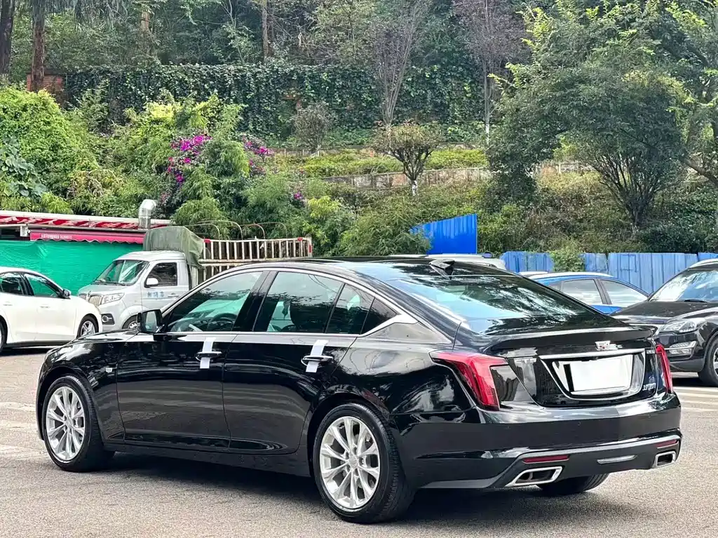 Cadillac CT5 — фото 7