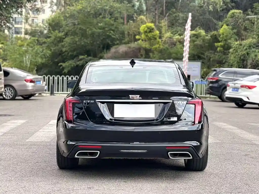 Cadillac CT5 — фото 8