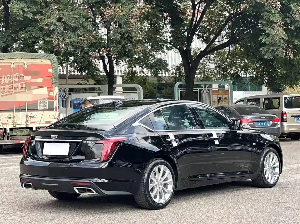 Cadillac CT5 — фото 9