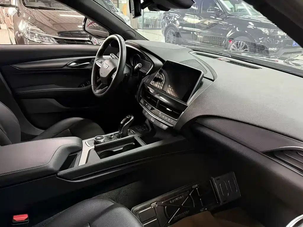 Cadillac CT5 — фото 6