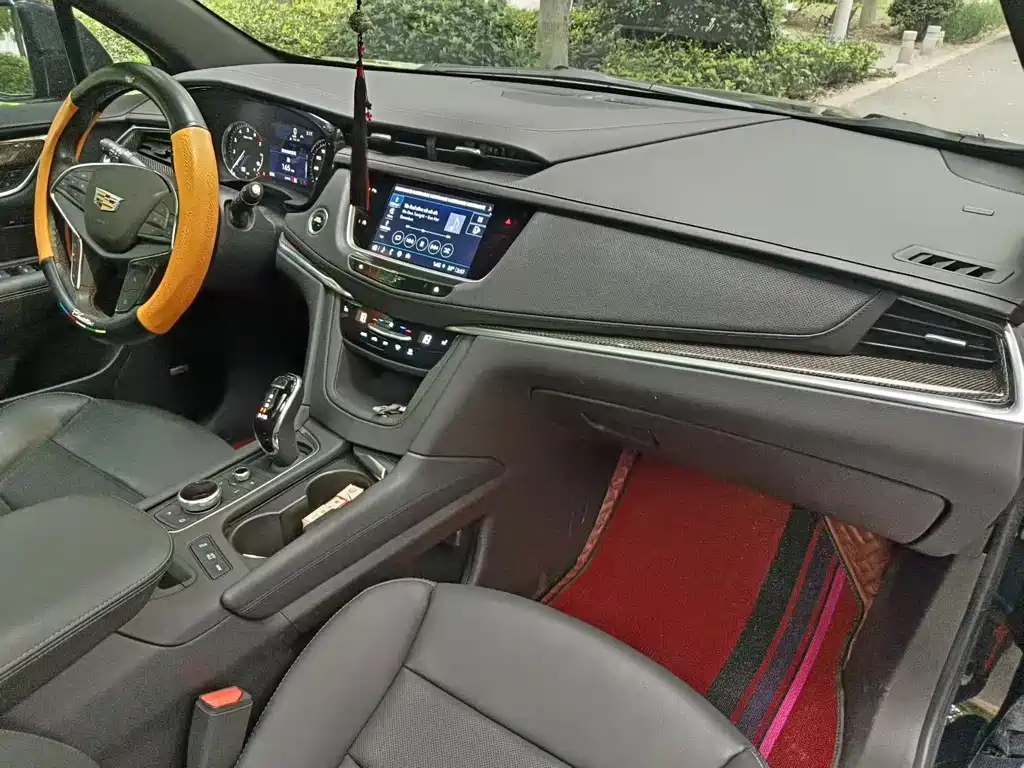 Cadillac XT5 — фото 6