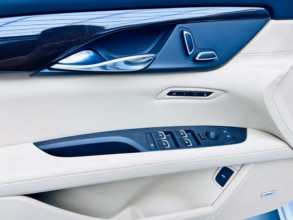 Cadillac CT6 — фото 11