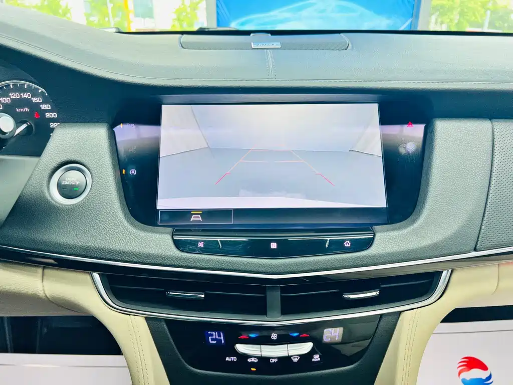Cadillac CT6 — фото 14