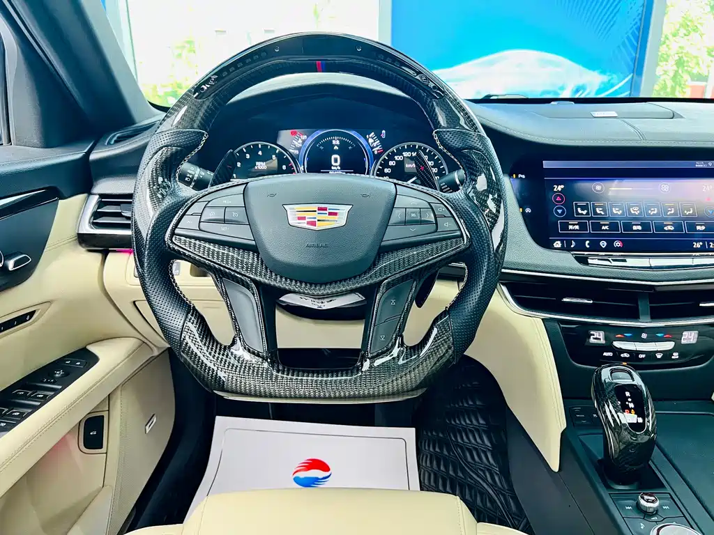 Cadillac CT6 — фото 17