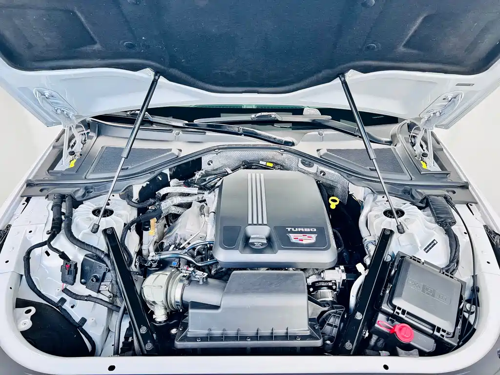 Cadillac CT6 — фото 26