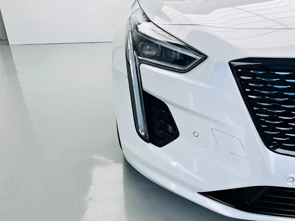 Cadillac CT6 — фото 6