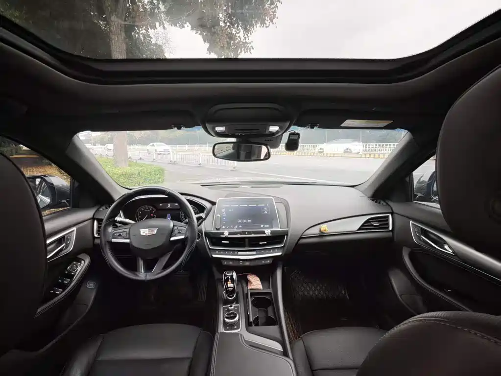 Cadillac CT5 — фото 11