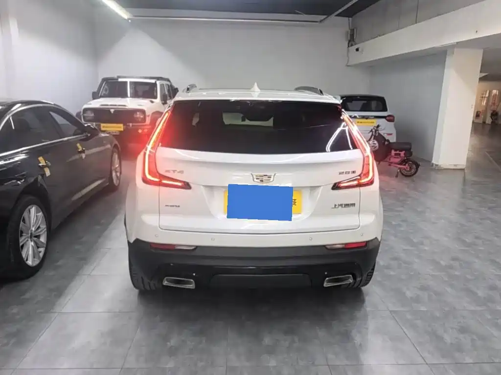 Cadillac XT4 — фото 10