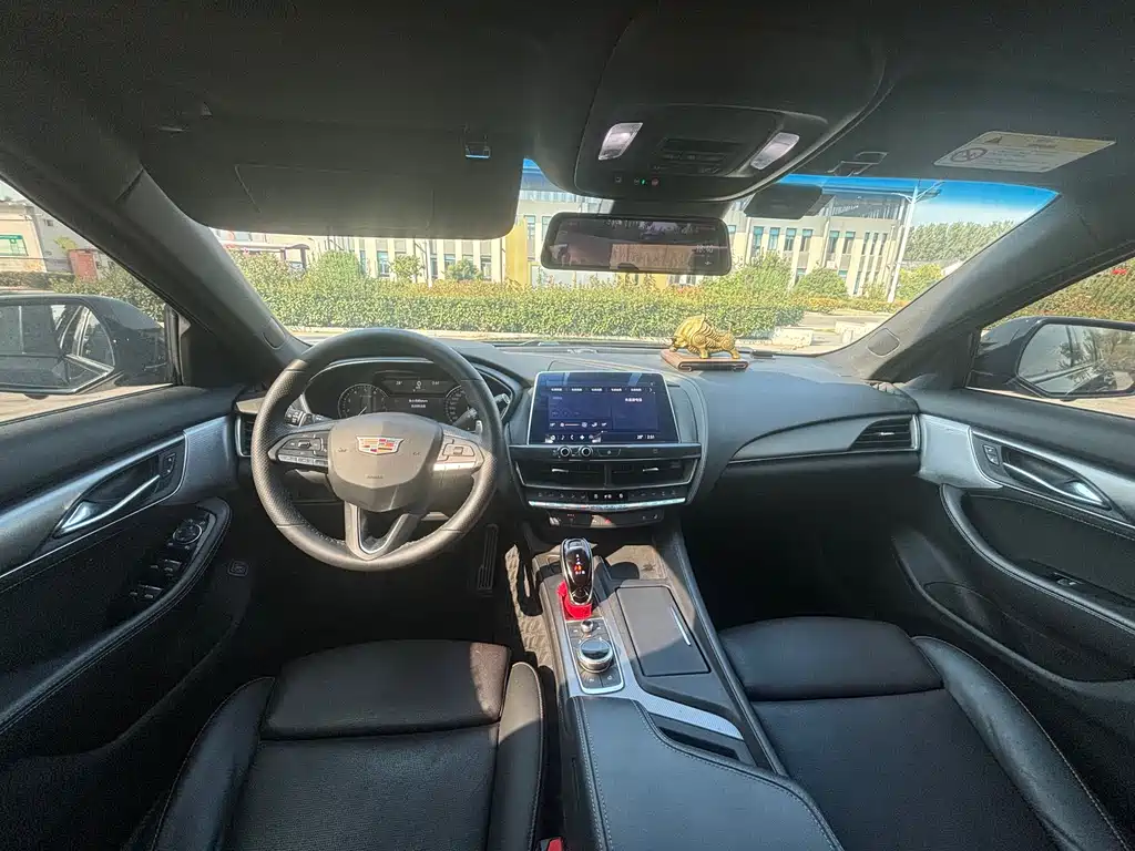 Cadillac CT5 — фото 6