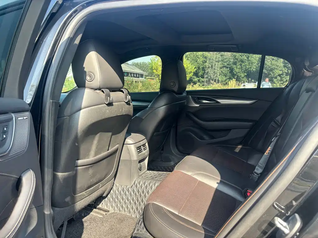 Cadillac CT5 — фото 7