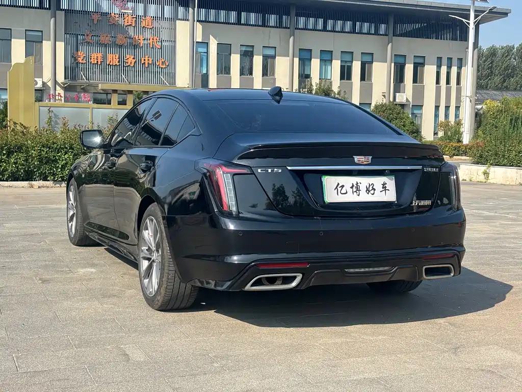 Cadillac CT5 — фото 8