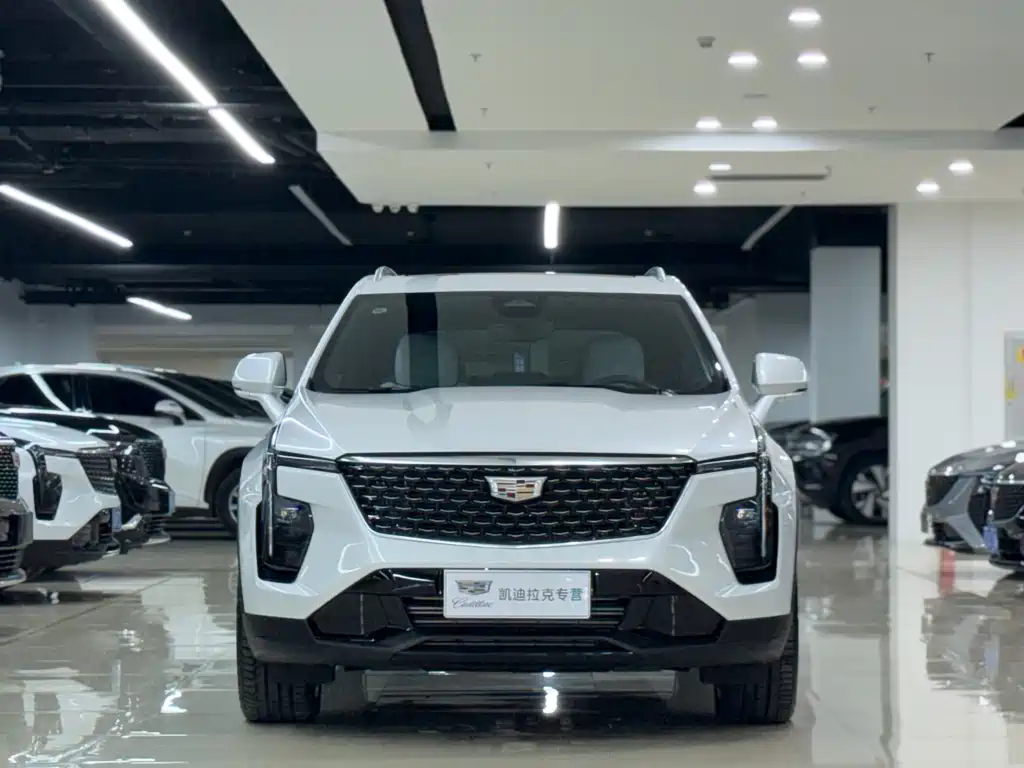 Cadillac XT4 — фото 2
