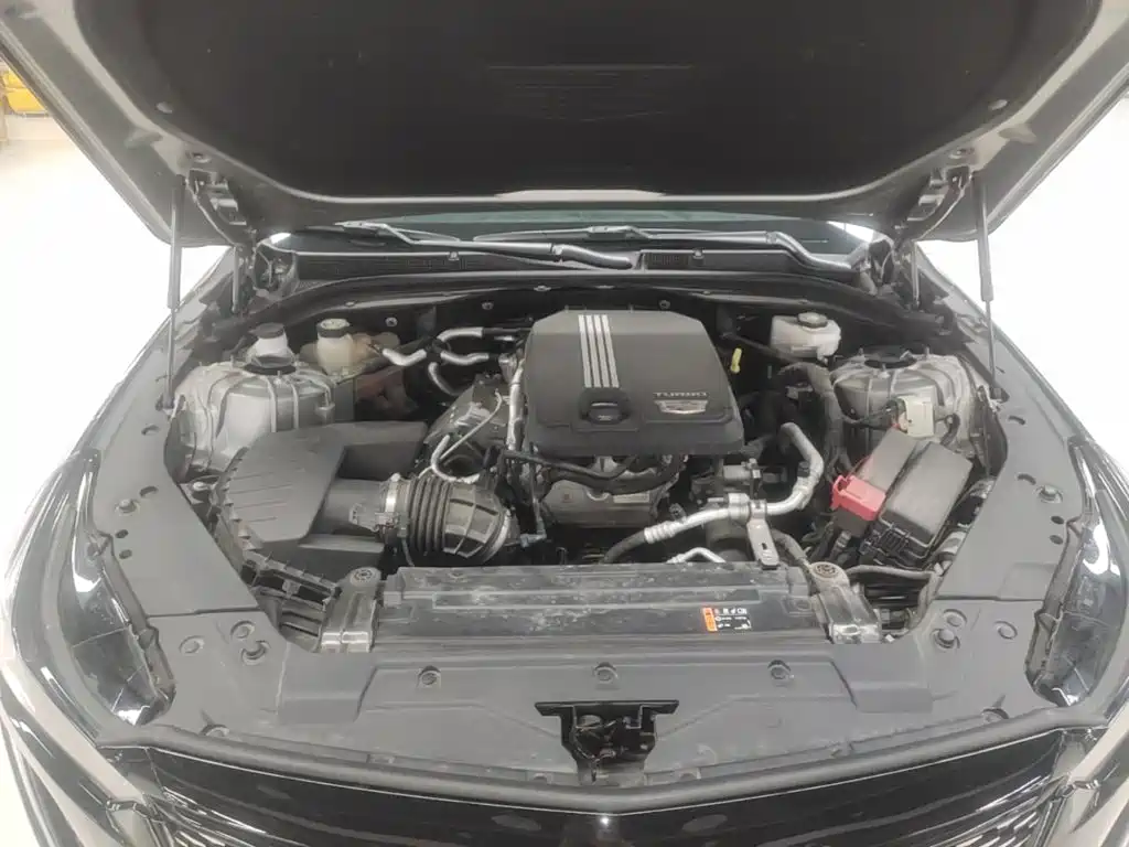 Cadillac CT5 — фото 20