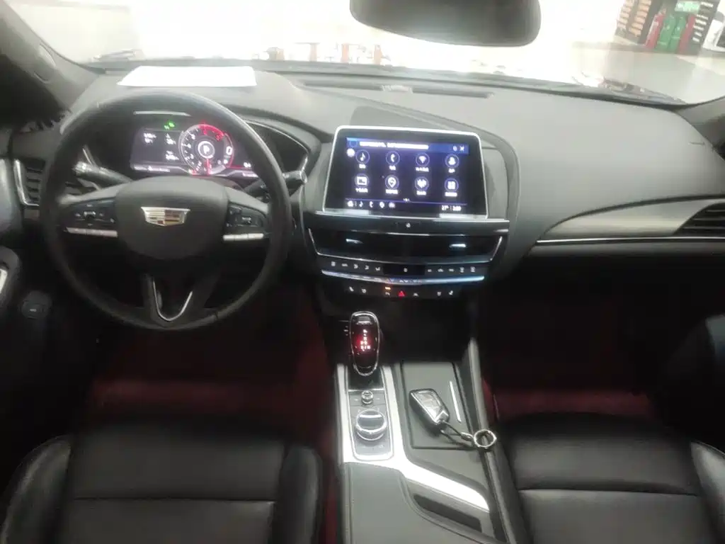 Cadillac CT5 — фото 10