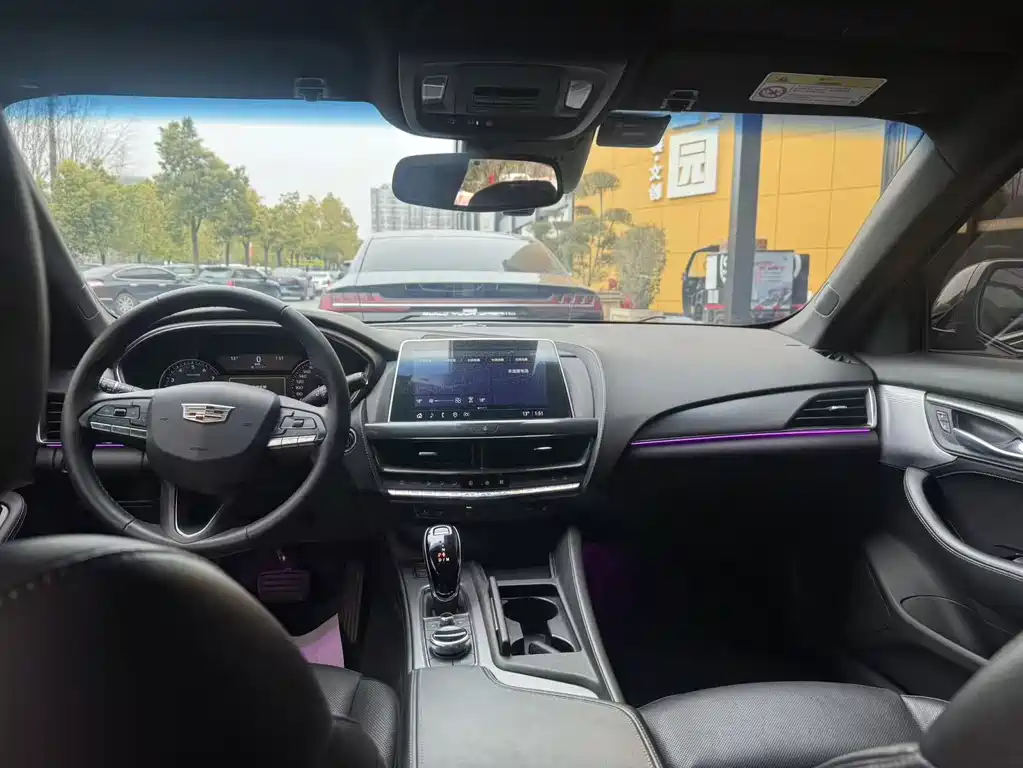 Cadillac CT5 — фото 5