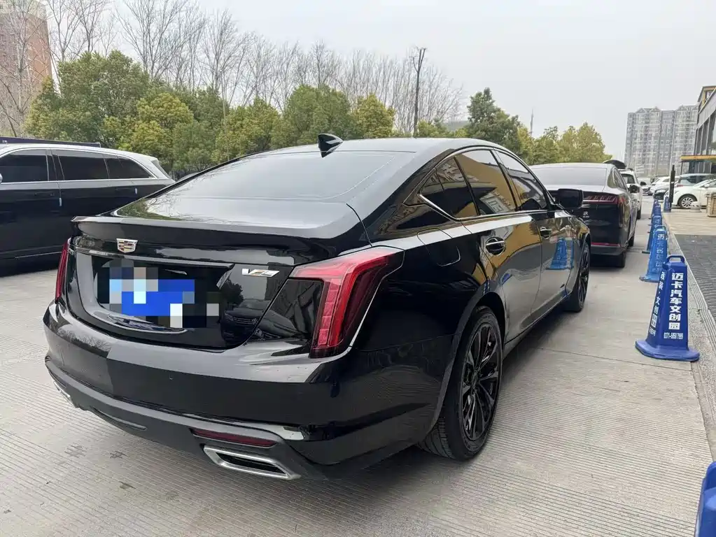 Cadillac CT5 — фото 8