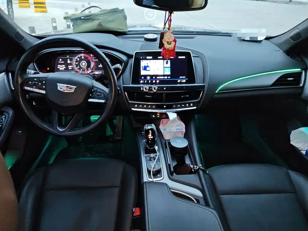 Cadillac CT5 — фото 10
