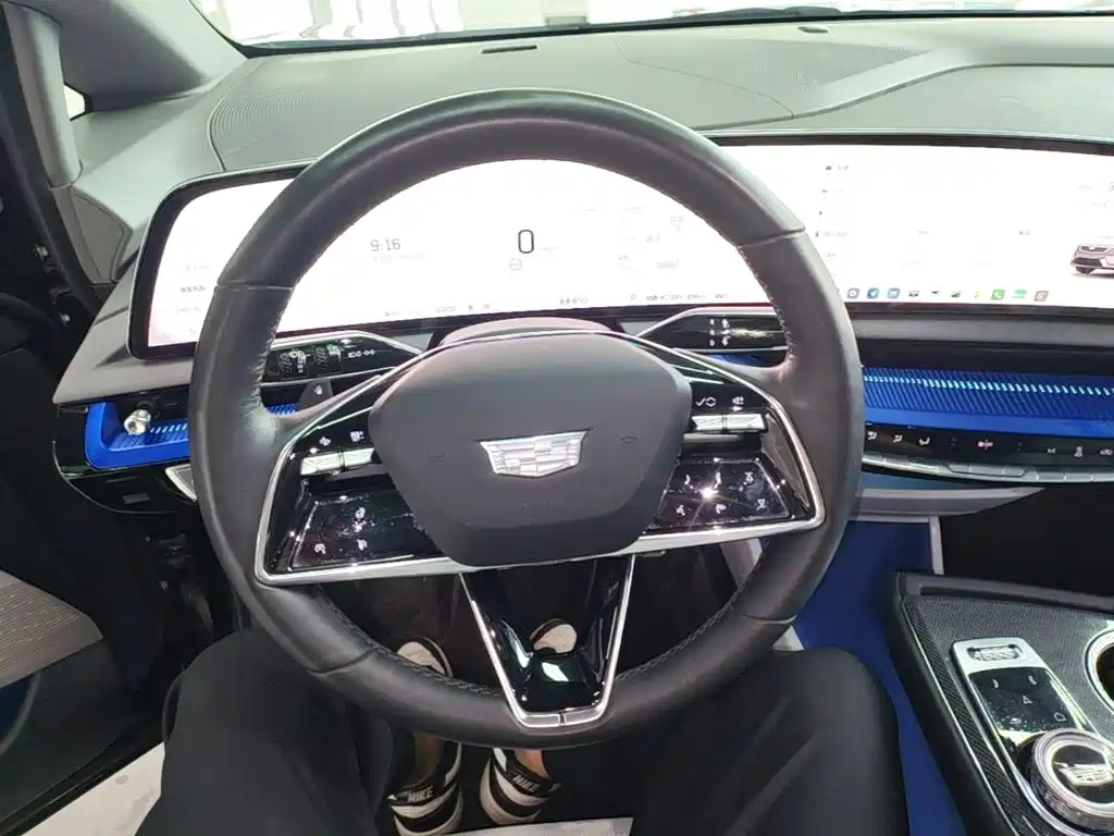 Cadillac IQ — фото 11