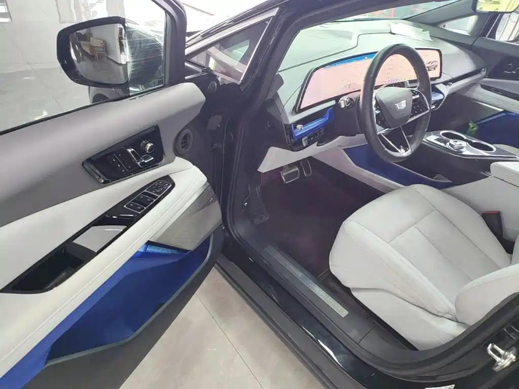 Cadillac IQ — фото 16