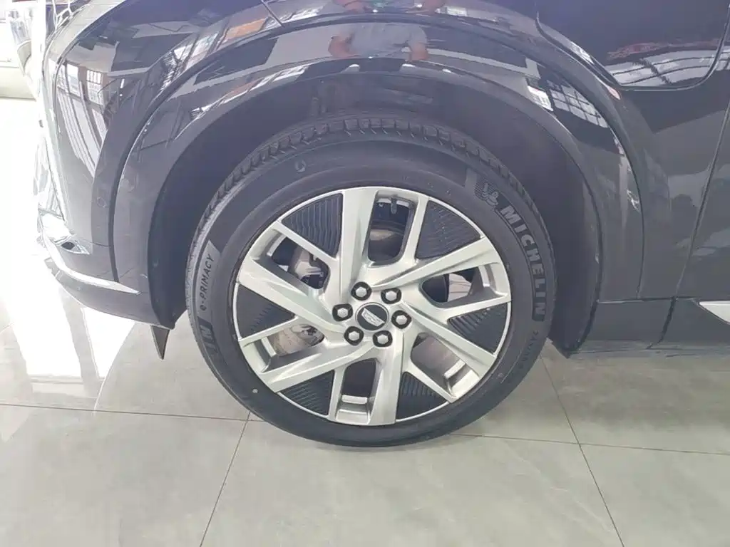 Cadillac IQ — фото 23