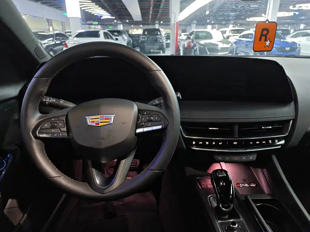 Cadillac CT5 — фото 5