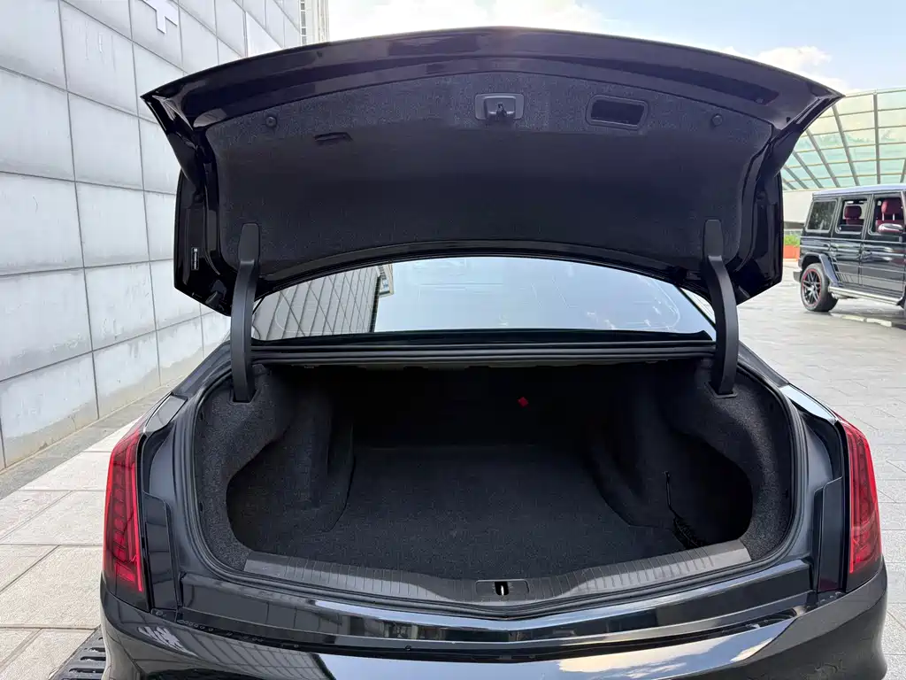 Cadillac CT6 — фото 41