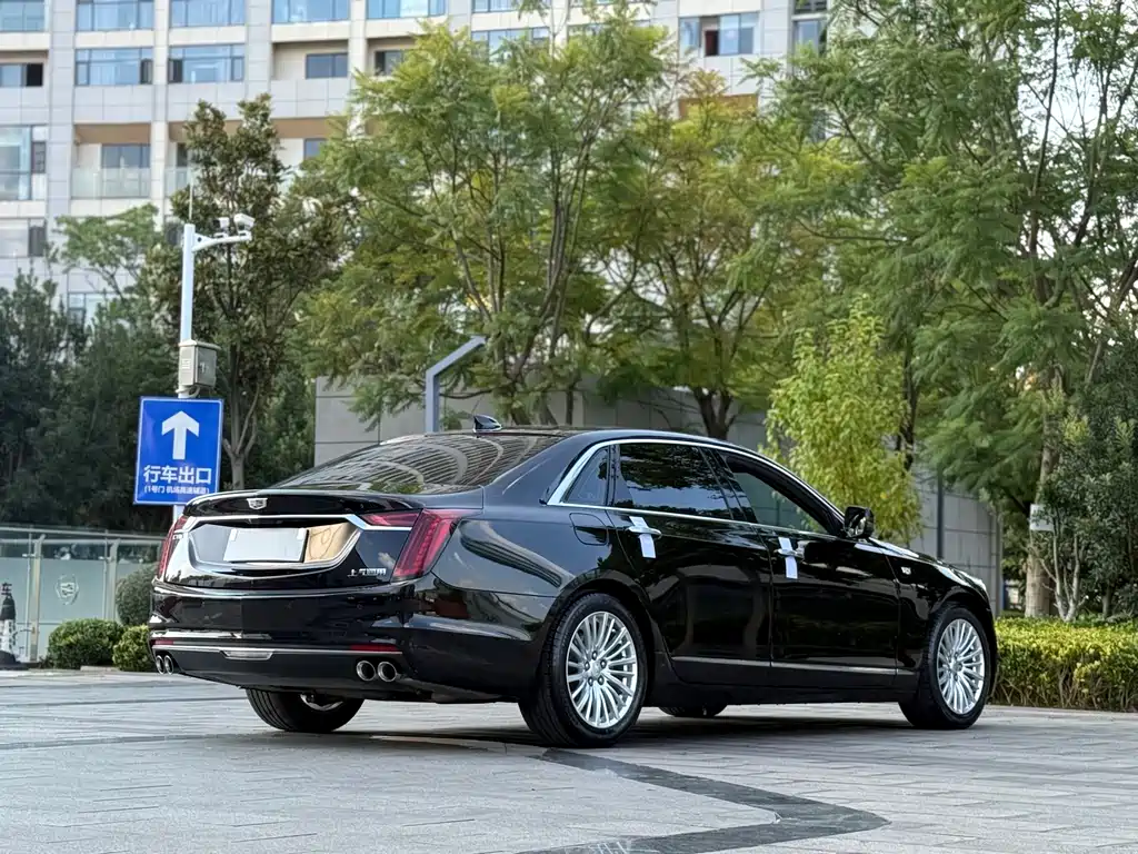 Cadillac CT6 — фото 7