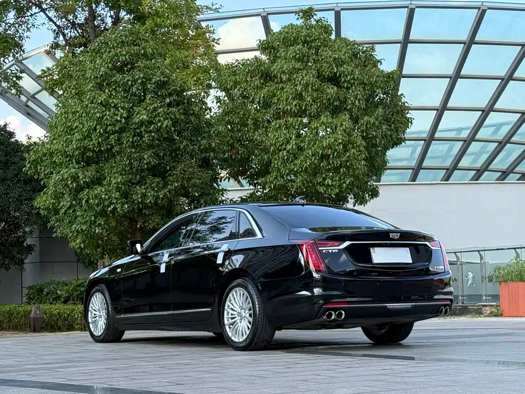 Cadillac CT6 — фото 9