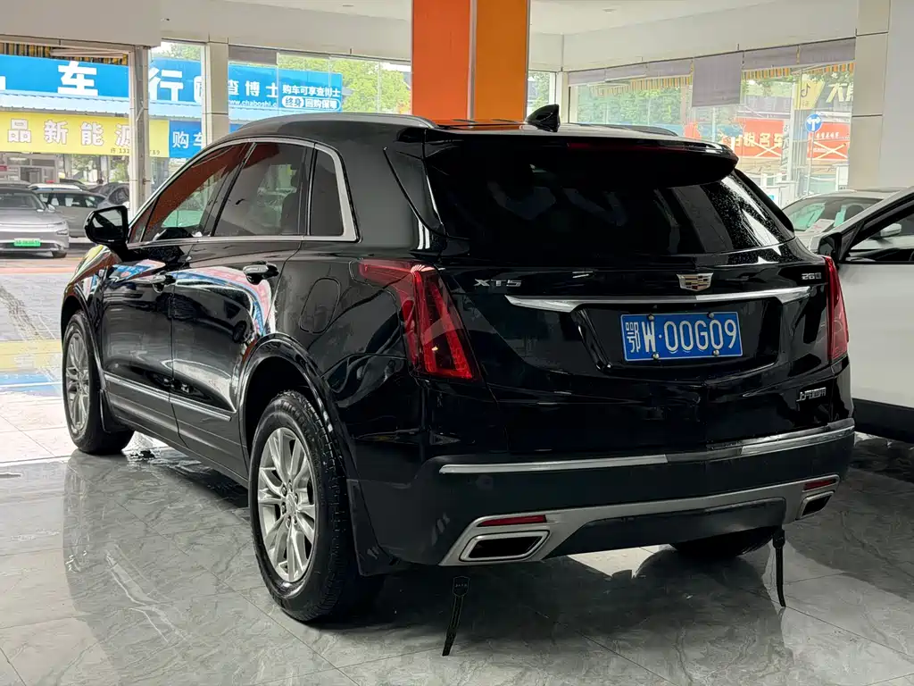 Cadillac XT5 — фото 13