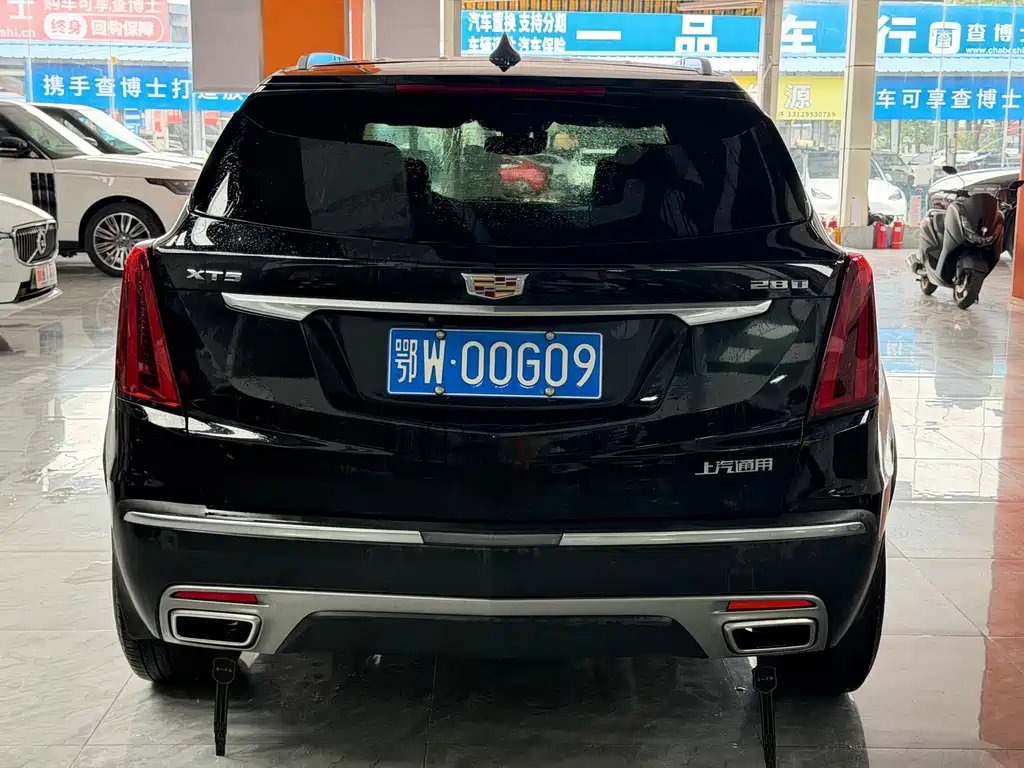 Cadillac XT5 — фото 14