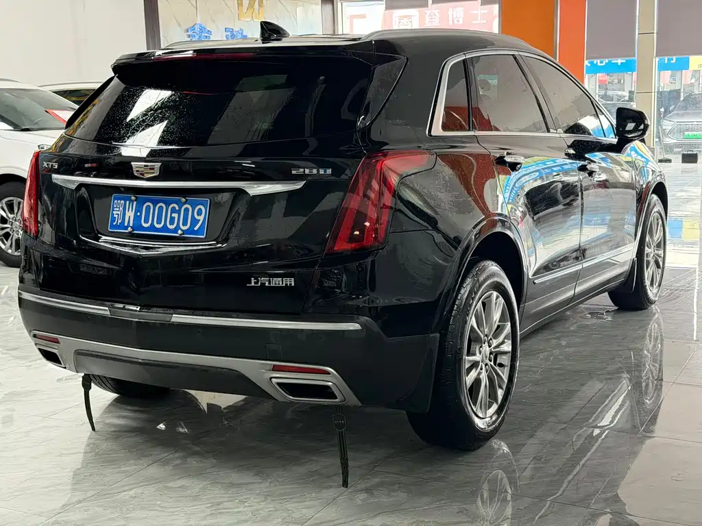 Cadillac XT5 — фото 15