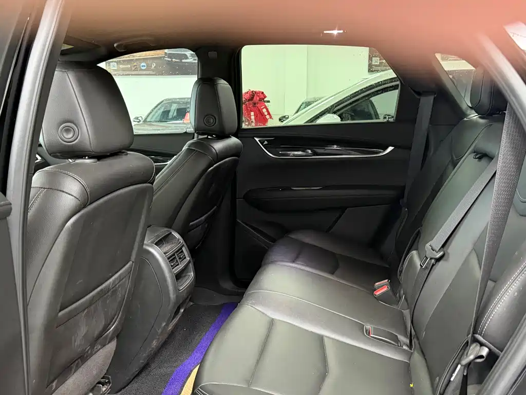 Cadillac XT5 — фото 6