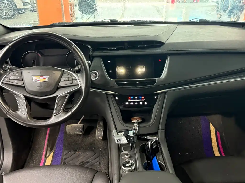 Cadillac XT5 — фото 7