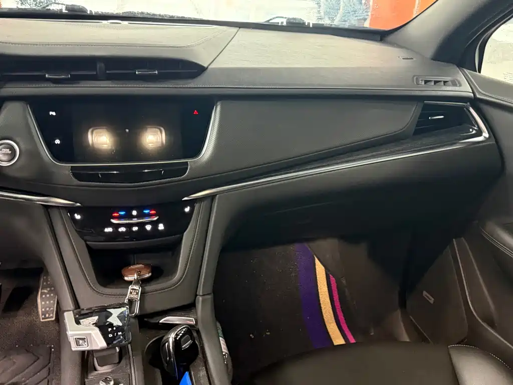 Cadillac XT5 — фото 9