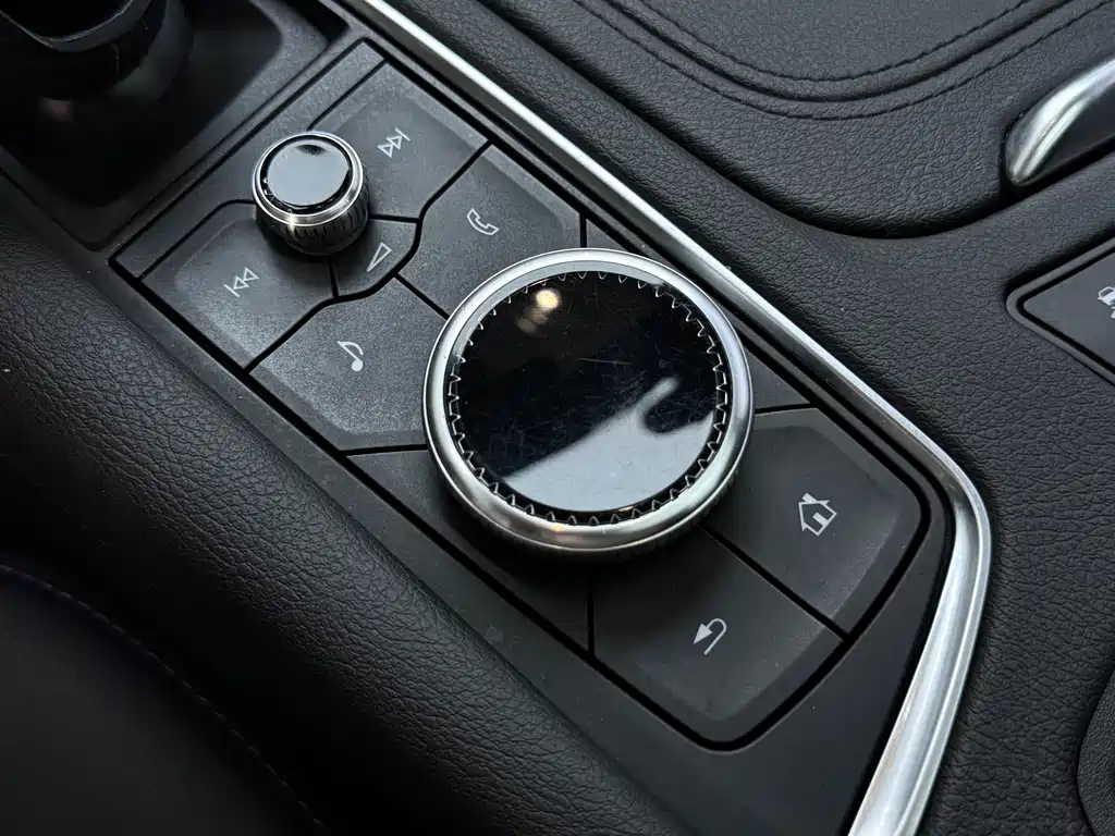 Cadillac XT5 — фото 13