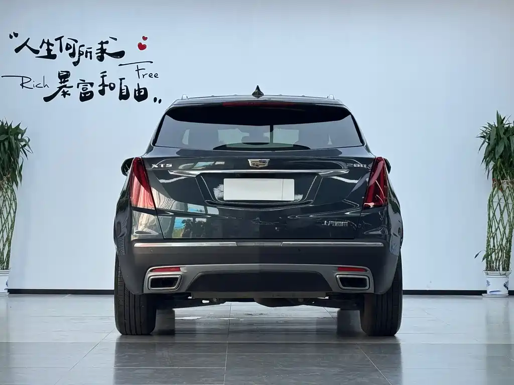 Cadillac XT5 — фото 18