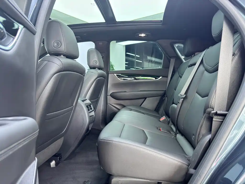 Cadillac XT5 — фото 6