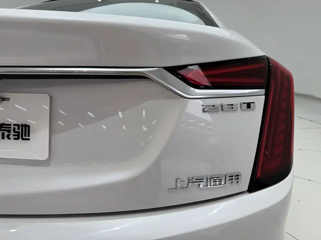 Cadillac CT6 — фото 10