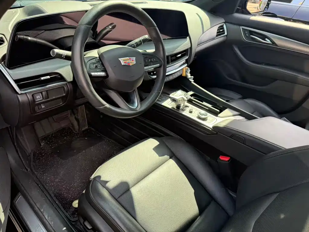 Cadillac CT5 — фото 4
